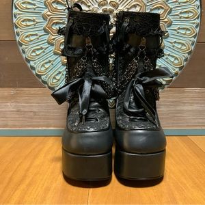 Demonia size 10 Charade-110